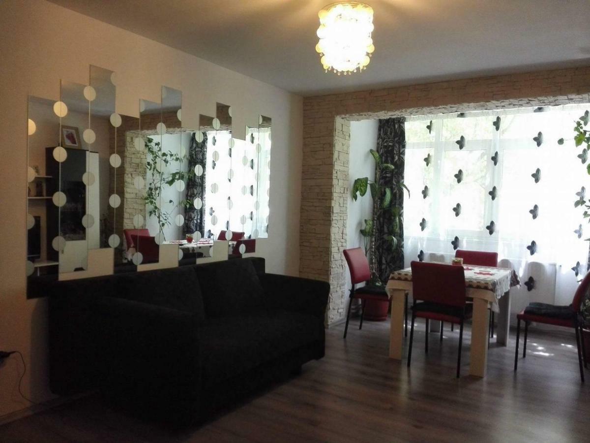 Apartament Ela Elegance Apartment Orsova Exterior photo